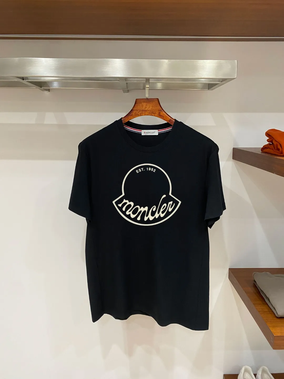 Moncler T 26s New Arrival Supima 210 ， ， + ， ， ， ， ， Breathable， ！ ， ， ，Series ， 5 ， ， 100 ， 1% . Versatile， 。 Breathable， ：White// /Light Green /Khaki / /Black Sizes：M-3XL Size ：178-130 L